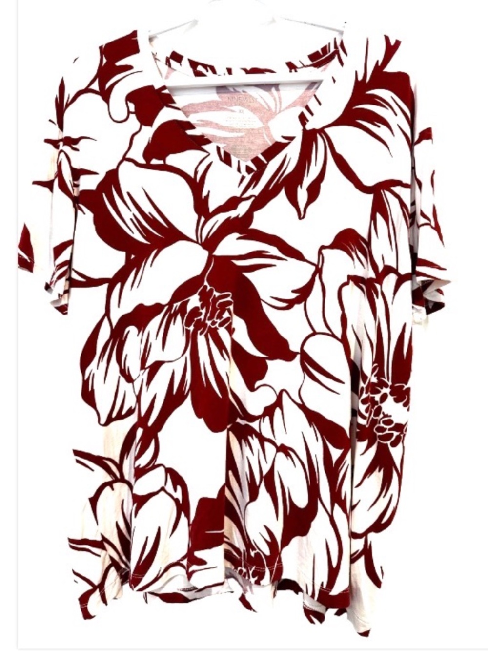 Nine West Women's SZ XL V-neck Soft Spun Oversize Tee With Red Floral Botanical
